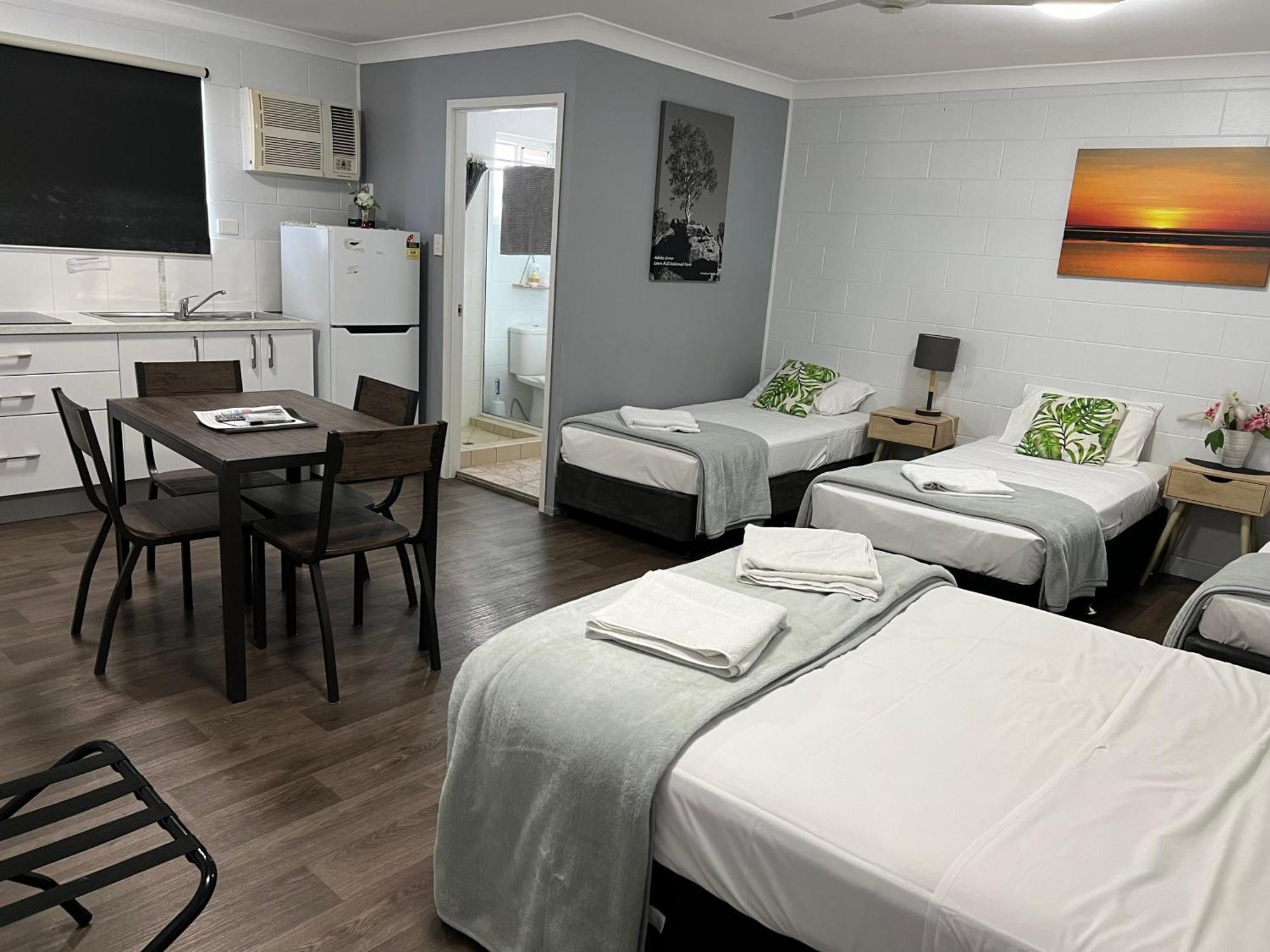 Spanish Lace Motor Inn Townsville Kültér fotó