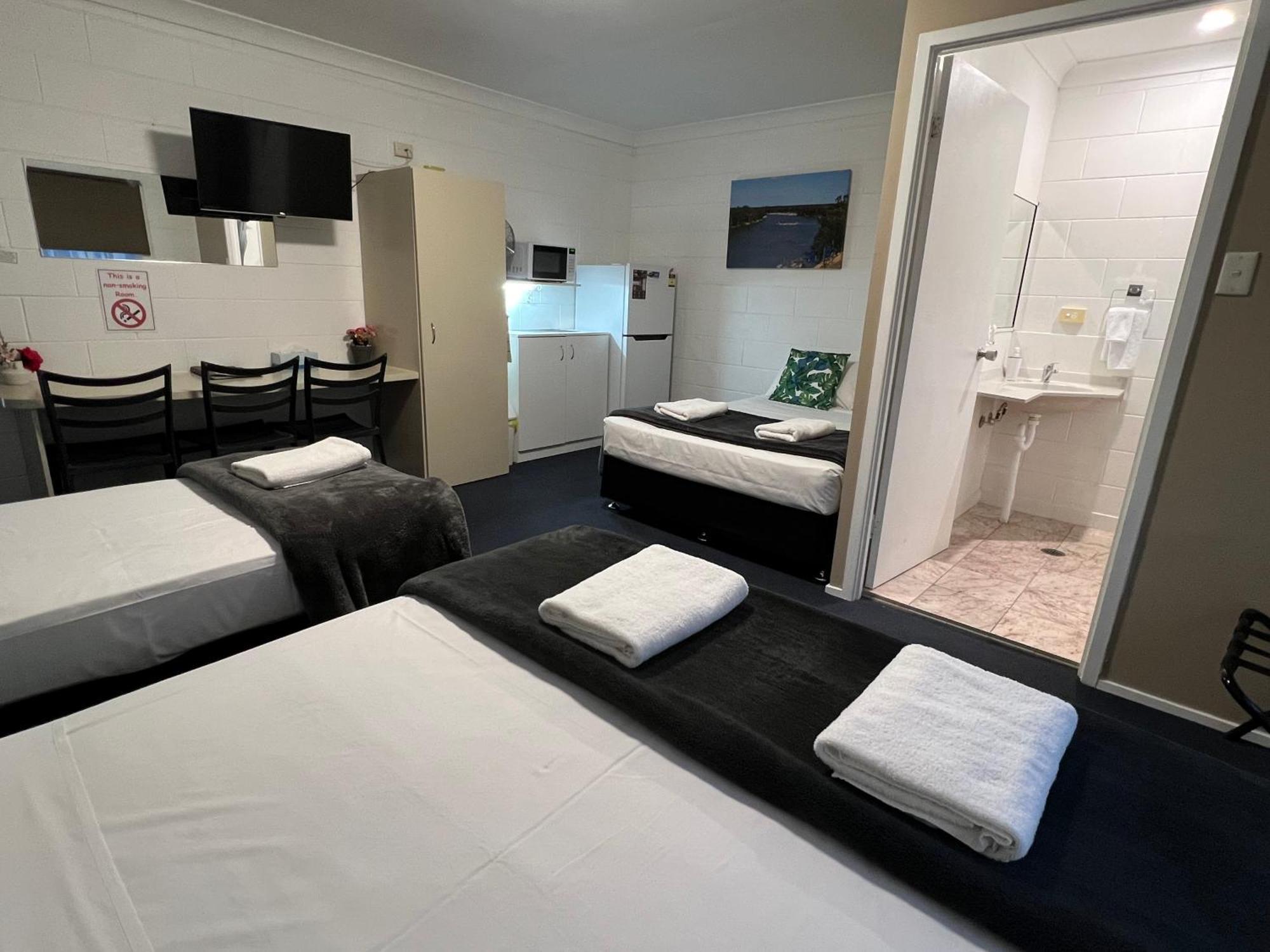 Spanish Lace Motor Inn Townsville Kültér fotó